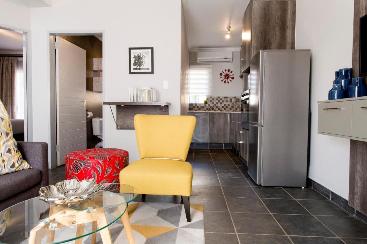 3 Lux Suites ミデルバーグ エクステリア 写真