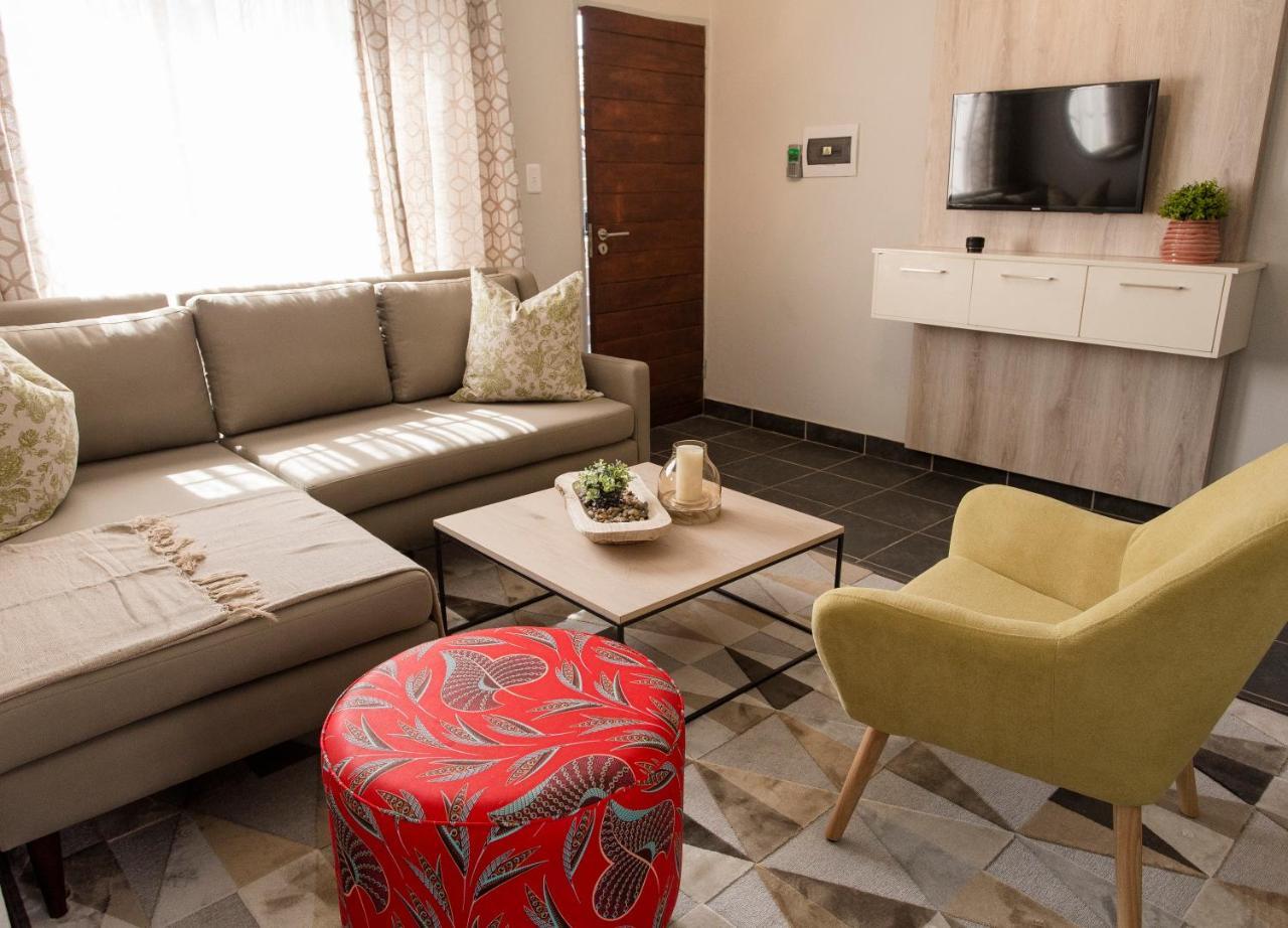 3 Lux Suites ミデルバーグ エクステリア 写真